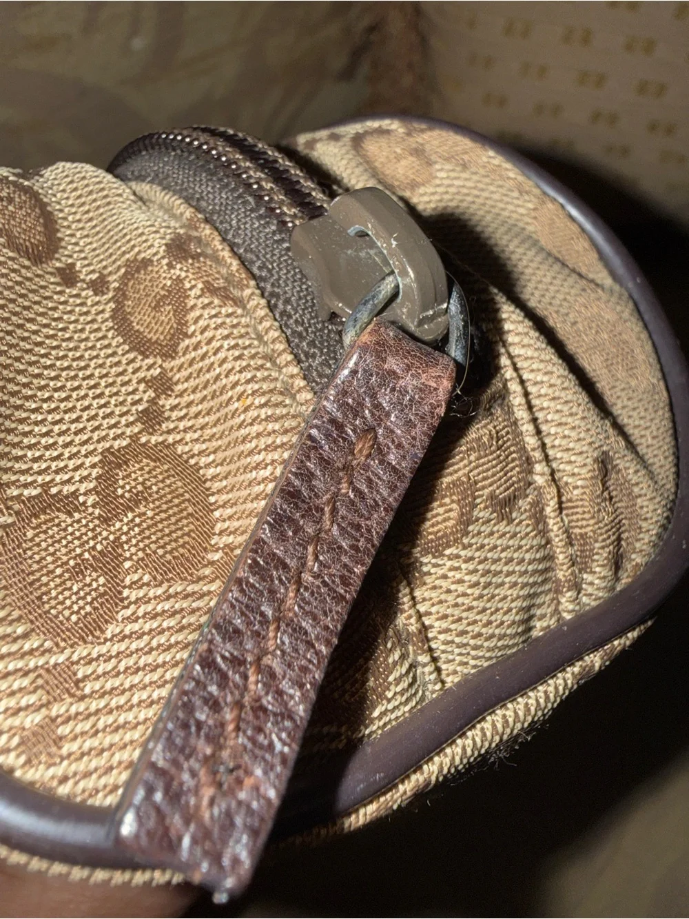 Vintage Gucci GG Canvas DressCosmetic Pouch - Model 138044 preloved